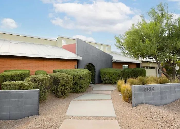 Haveli - 4br Escape With Pool And Games Holiday home Scottsdale